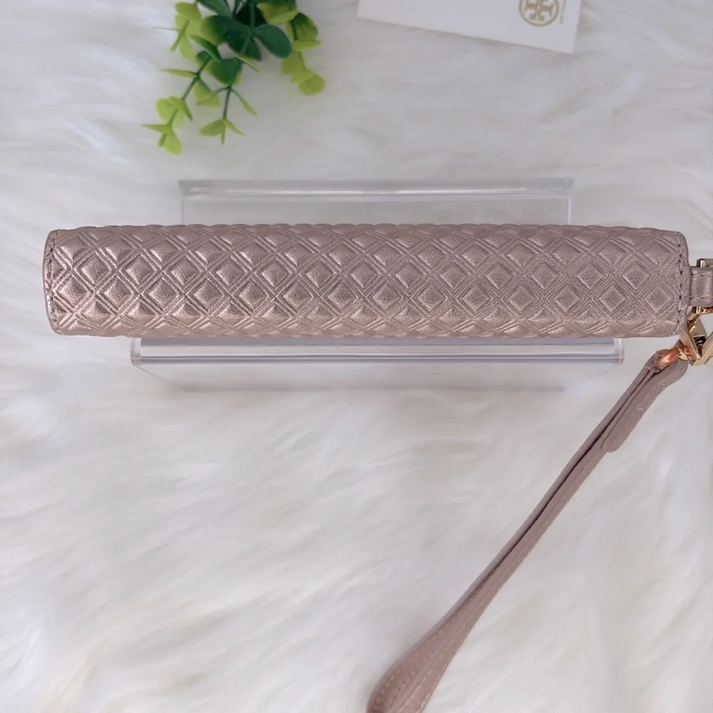 Tory Burch Metallic Rose Gold Quilted Wristlet‎